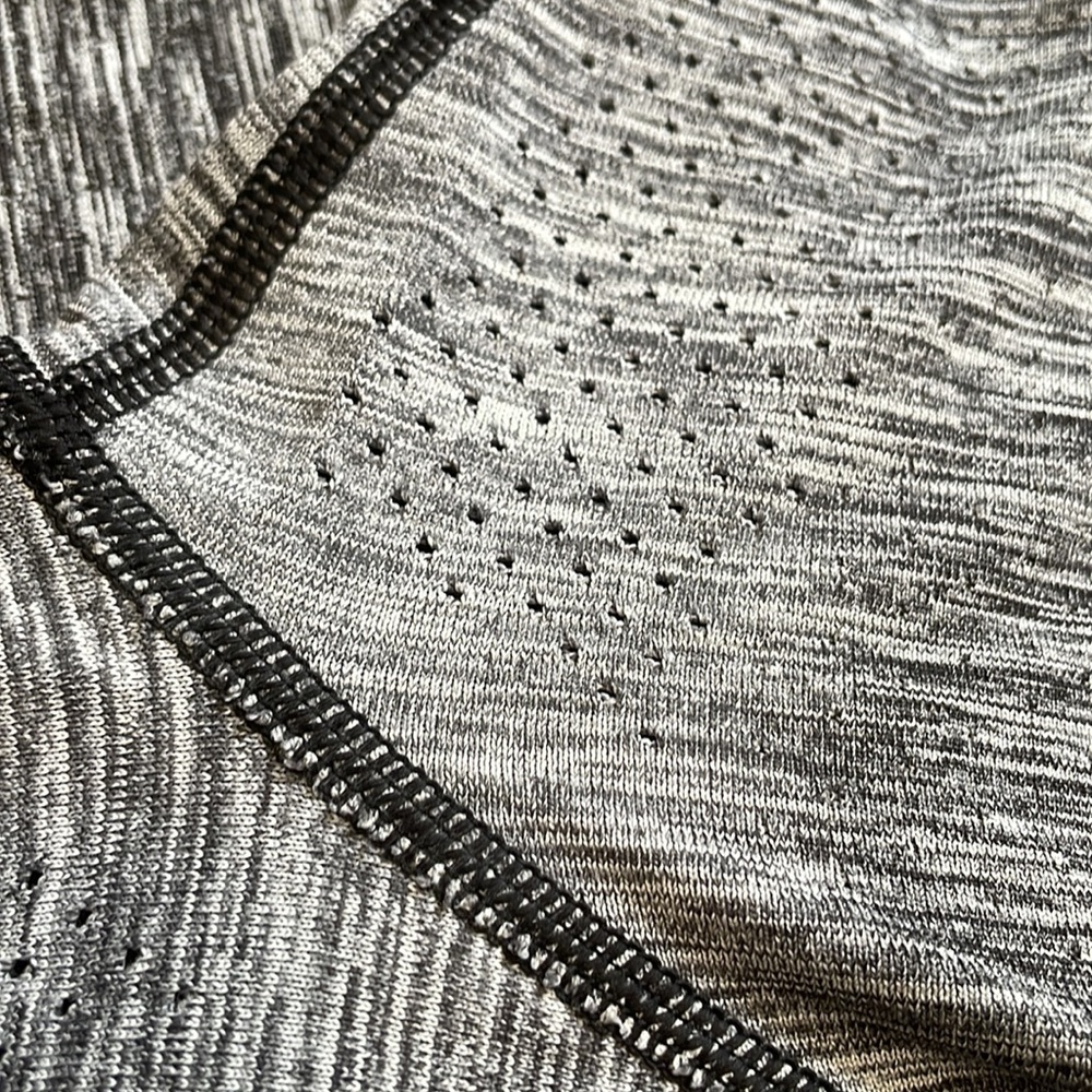 Lululemon mens S SS T - Picture 5 of 6